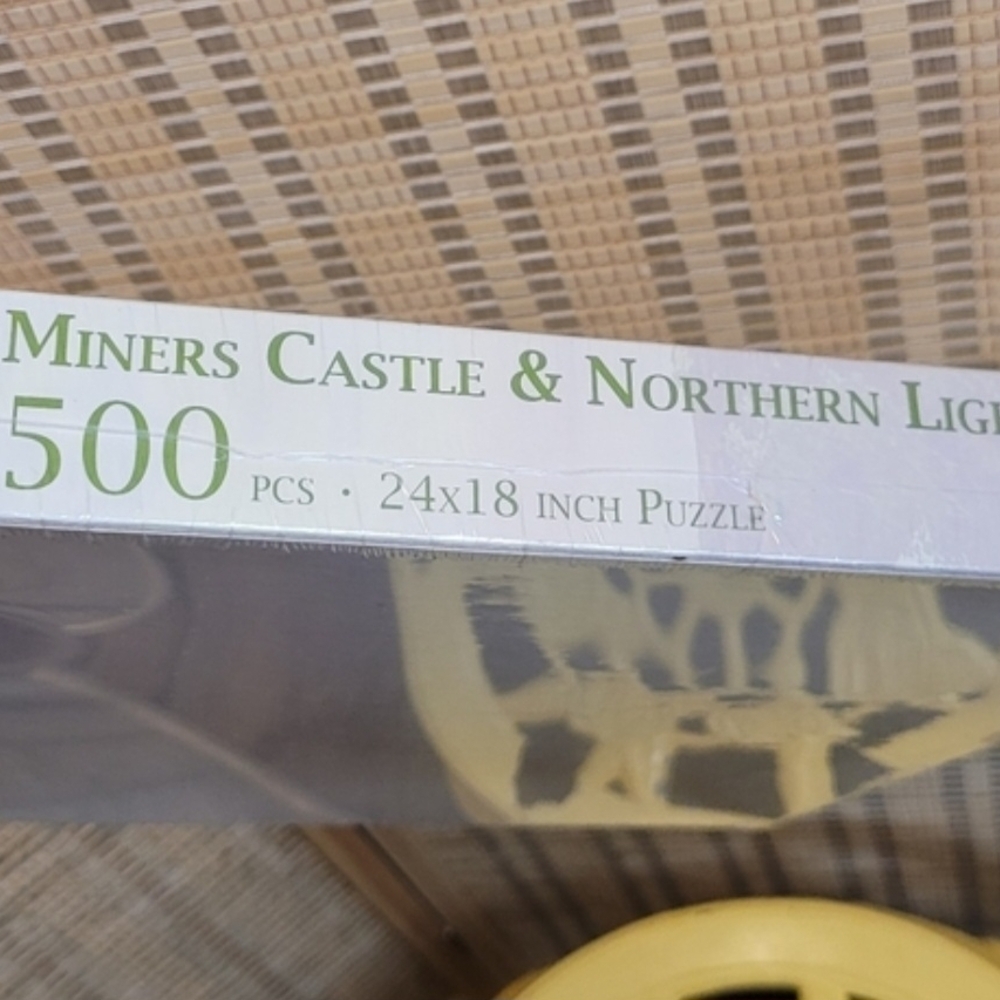 Miners Castle & Northern Lights 500 Piece Puzzle - Picture 6 of 8